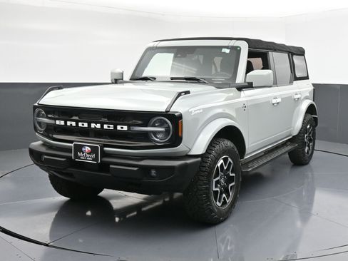 Used 2022 Ford Bronco Outer Banks image 4