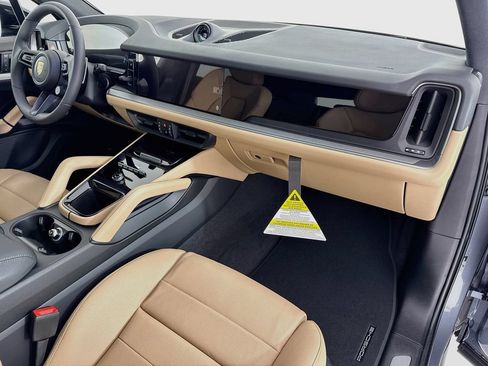 New 2026 Porsche Cayenne AWD/4WD image 31