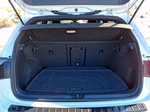 Used 2024 Volkswagen Golf R image 29