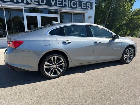 Used 2025 Chevrolet Malibu LT FWD image 3