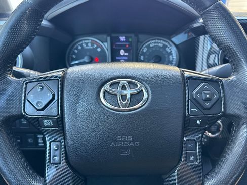 Used 2021 Toyota Tacoma TRD Off-Road w/ TRD Premium Off Road Package AWD/4WD image 21