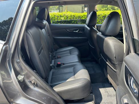 Used 2020 Nissan Rogue SL FWD image 37