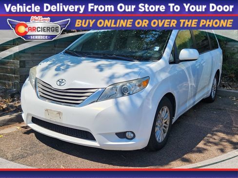 Used 2013 Toyota Sienna XLE FWD image 1