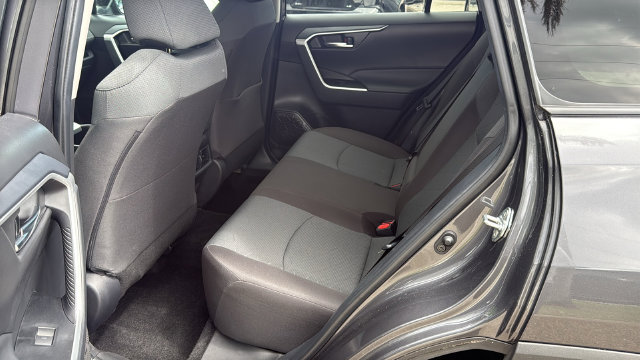 Used 2024 Toyota RAV4 XLE w/ Convenience Package FWD image 16