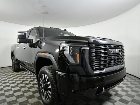 Used 2024 GMC Sierra 3500 Denali Ultimate image 8