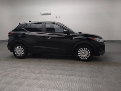 Used 2021 Nissan Kicks S image 11