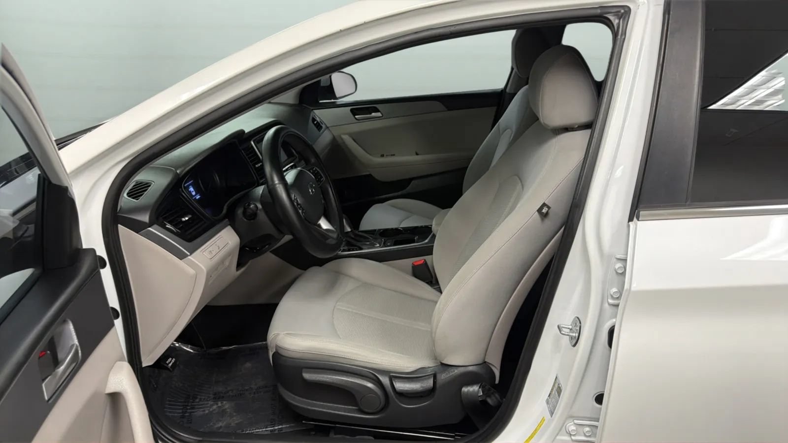 Used 2018 Hyundai Sonata SE w/ Cargo Package FWD image 20