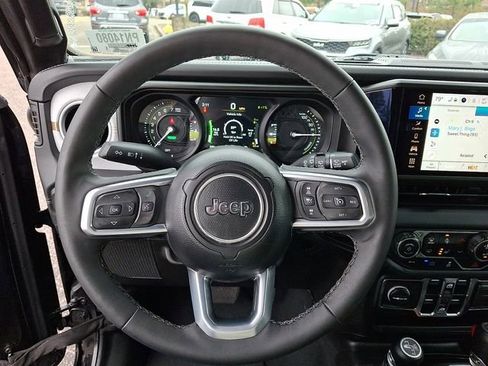 Used 2025 Jeep Wrangler Unlimited Sahara w/ Safety Group image 21