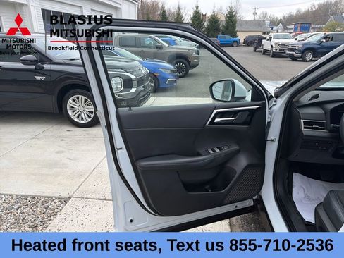 Used 2023 Mitsubishi Outlander 4WD Plug-In Hybrid image 18