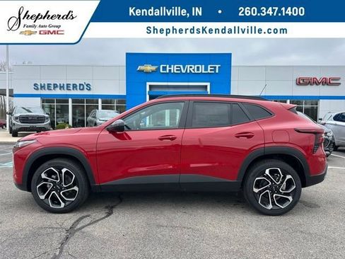 New 2026 Chevrolet Trax RS w/ Sunroof Package FWD image 1