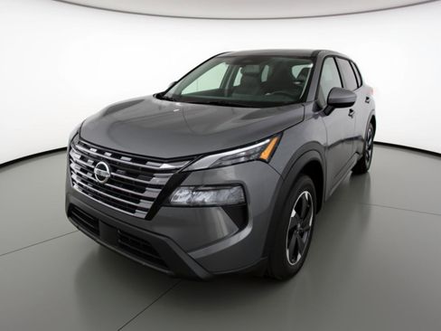 Used 2025 Nissan Rogue SV image 3