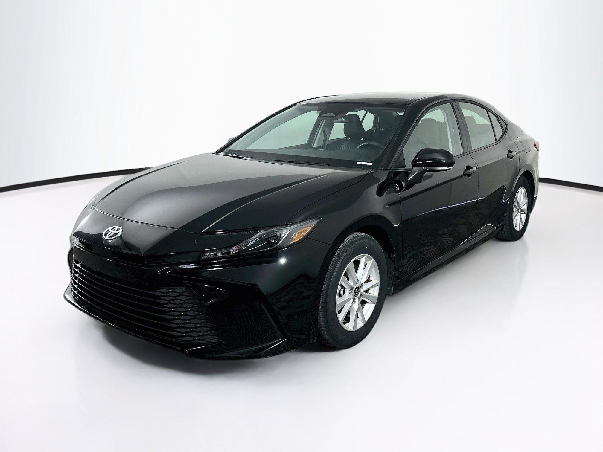 Used 2025 Toyota Camry LE FWD image 3