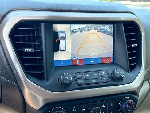 Used 2018 GMC Acadia Denali w/ Technology Package AWD/4WD image 18