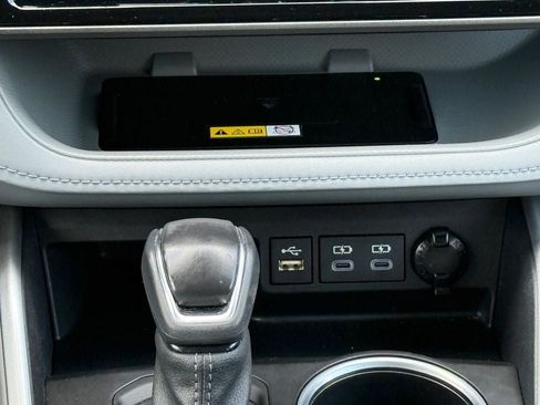 Used 2023 Toyota Highlander XLE FWD image 25