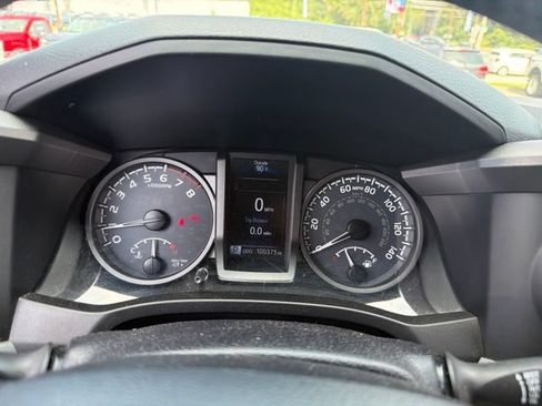 Used 2017 Toyota Tacoma TRD Off-Road AWD/4WD image 20