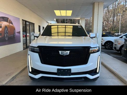 Used 2021 Cadillac Escalade Sport w/ Driver Assist Tech Package image 9