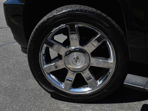 Used 2011 Cadillac Escalade Premium AWD/4WD image 70