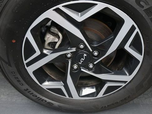 Used 2024 Kia Sportage LX FWD image 28