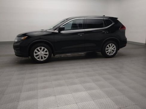 Used 2019 Nissan Rogue S image 2