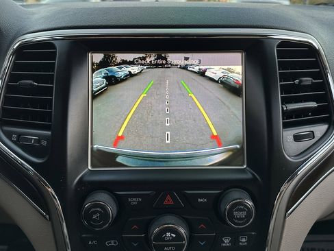 Used 2015 Jeep Grand Cherokee Limited image 17