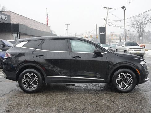 Used 2023 Kia Sportage LX image 17