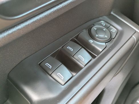 Used 2020 Chevrolet Silverado 1500 Custom w/ Custom Value Package image 21