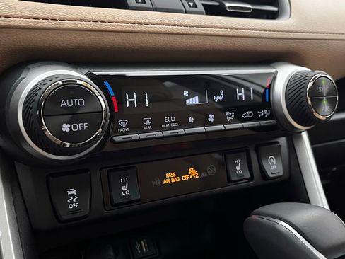 Used 2025 Toyota RAV4 XLE Premium w/ Weather Package image 7