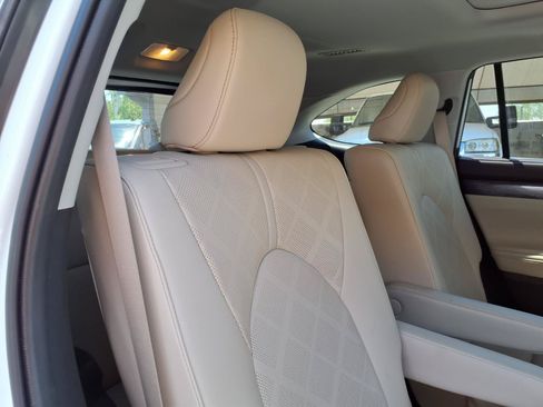 Used 2021 Toyota Highlander Platinum FWD image 14