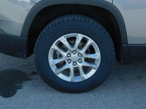 Used 2020 Chevrolet Traverse LS image 11