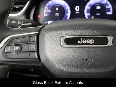 Used 2023 Jeep Grand Cherokee L Laredo AWD/4WD image 8