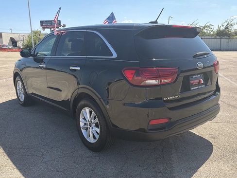 Used 2020 Kia Sorento FWD V6 image 3