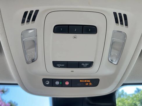 Used 2021 Buick Envision Essence w/ Technology Package I AWD/4WD image 14