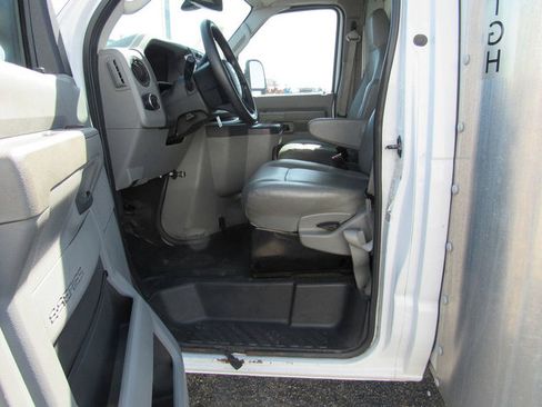 Used 2022 Ford E-350 and Econoline 350 Super Duty RWD image 23