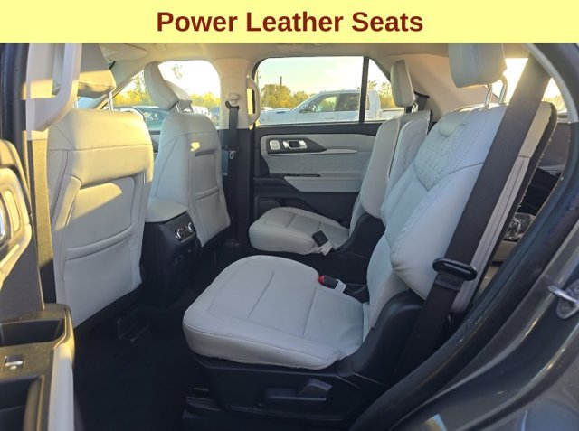 Used 2026 Ford Explorer Platinum w/ LUX Leather Package AWD/4WD image 13