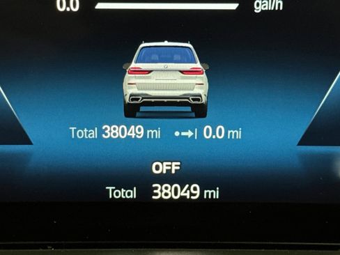 Used 2023 BMW X7 xDrive40i w/ M Sport Package AWD/4WD image 38