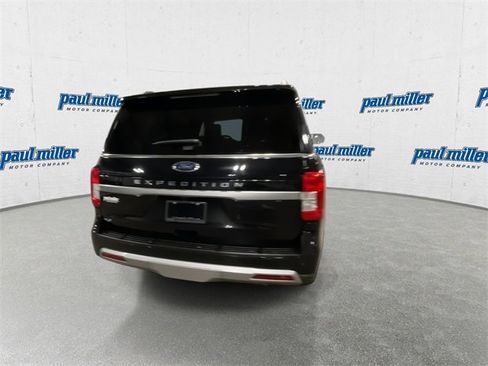 Used 2024 Ford Expedition XLT image 10