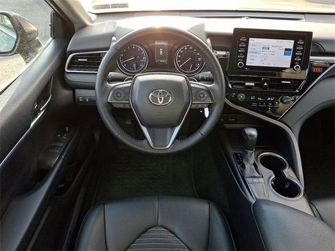 Used 2023 Toyota Camry SE image 11