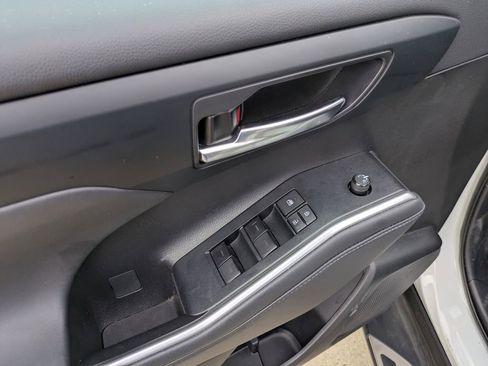 Used 2022 Toyota Highlander XLE image 10