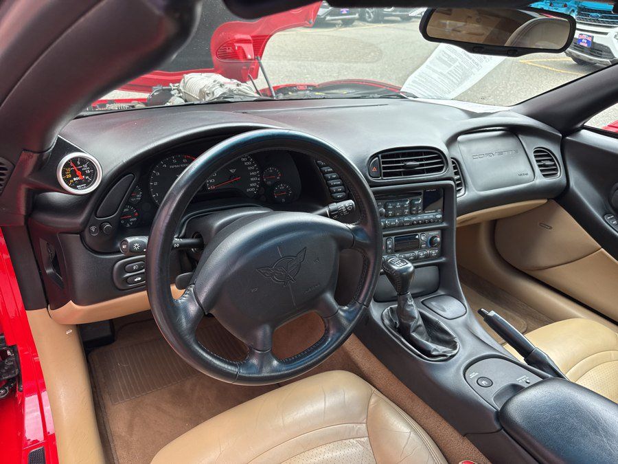 Used 2000 Chevrolet Corvette Coupe w/ Performance Handling Pkg RWD image 23