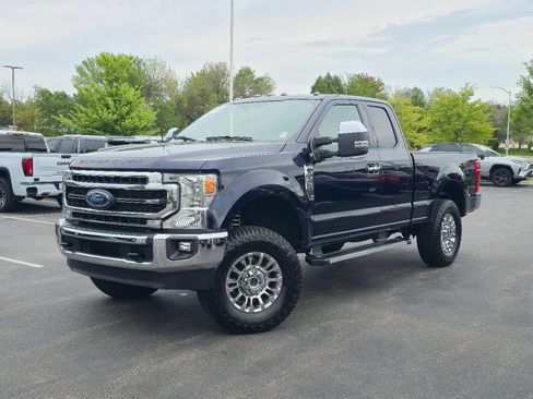 Used 2022 Ford F250 Lariat w/ Chrome Package AWD/4WD image 2