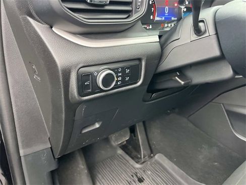 Used 2023 Ford Explorer XLT image 24