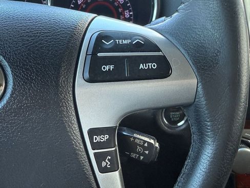 Used 2013 Toyota Highlander Limited image 25