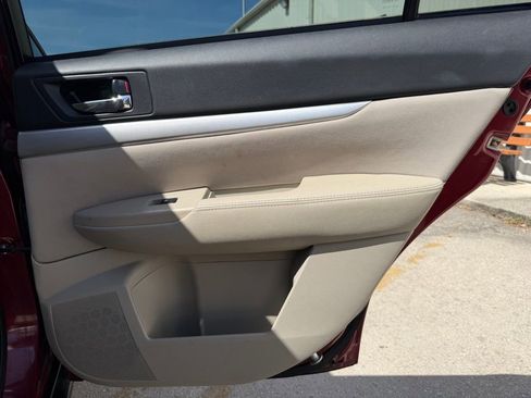 Used 2013 Subaru Outback 2.5i Premium AWD/4WD image 22