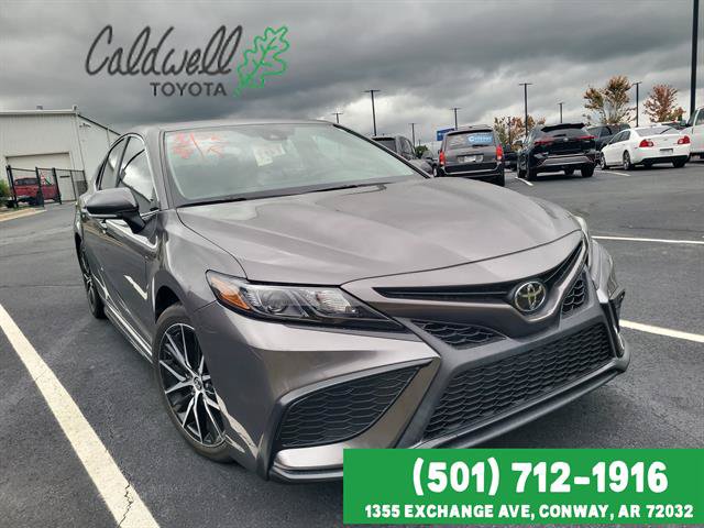 Used 2023 Toyota Camry SE FWD image 3