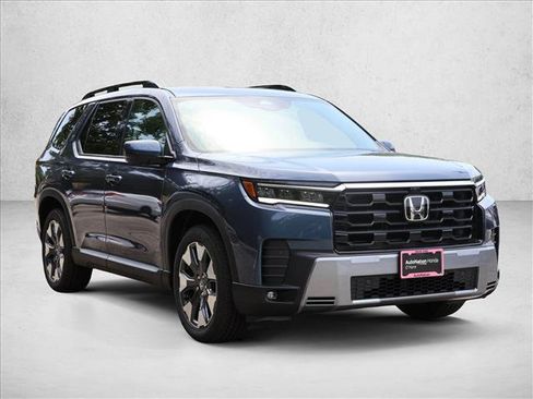 New 2026 Honda Pilot Touring image 3