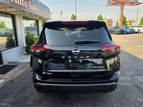 Used 2024 Nissan Rogue SV AWD/4WD image 29