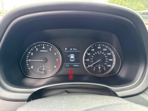 Used 2019 Hyundai Elantra GT FWD image 7