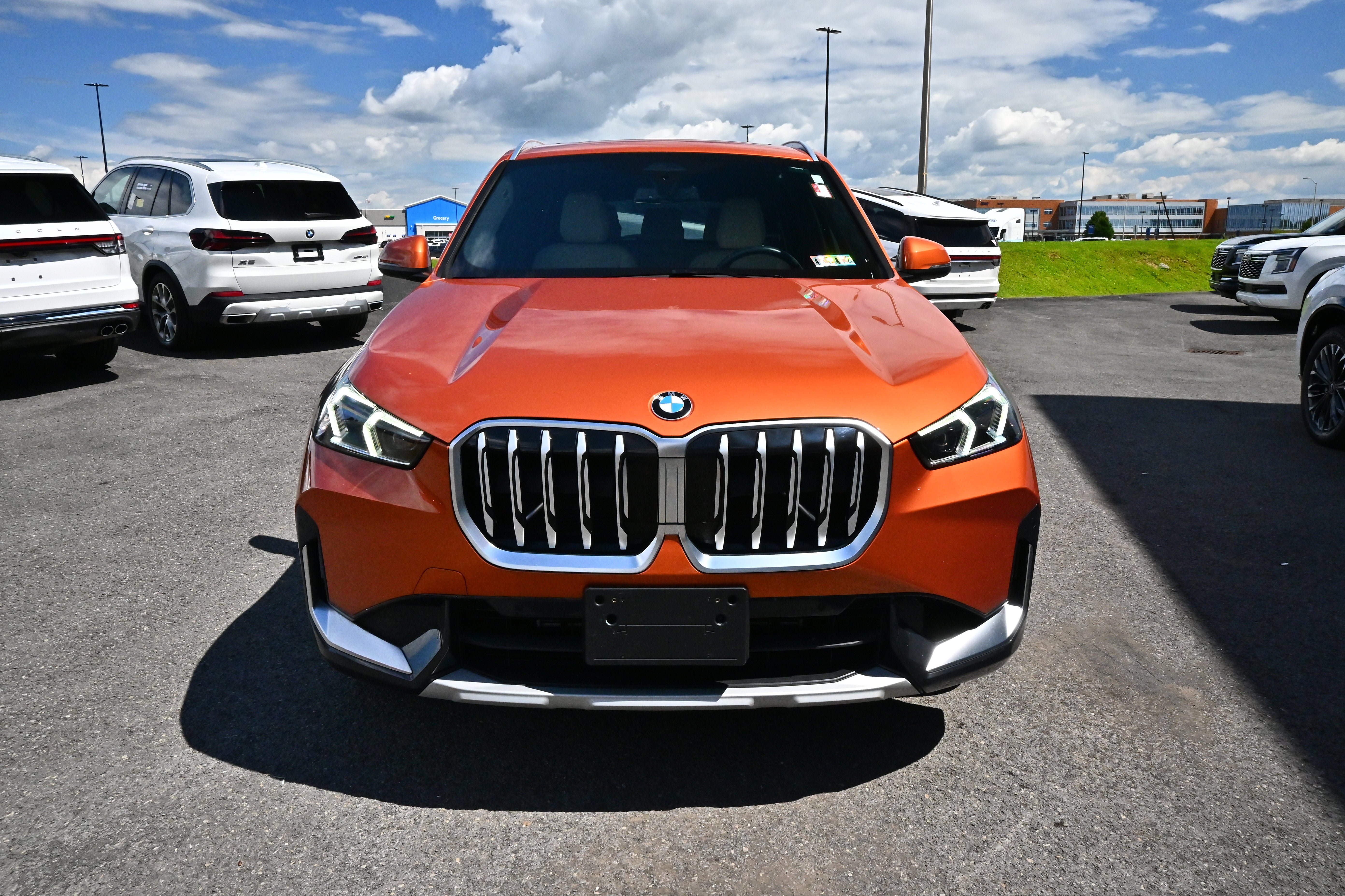 Used 2025 BMW X1 xDrive28i w/ Convenience Package AWD/4WD image 3