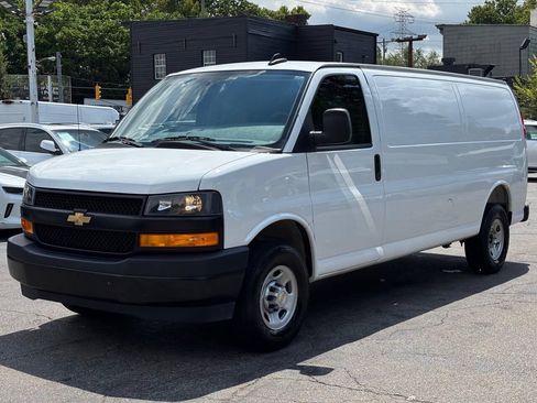 Used 2025 Chevrolet Express 2500 Extended w/ Driver Convenience Package RWD image 4