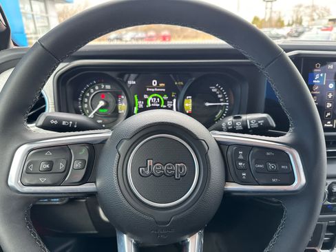 Used 2025 Jeep Wrangler Sahara w/ Safety Group image 21